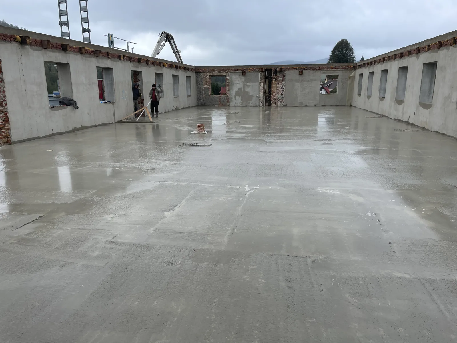 Betonová konstrukce, plocha po betonáži při rekonstrukci